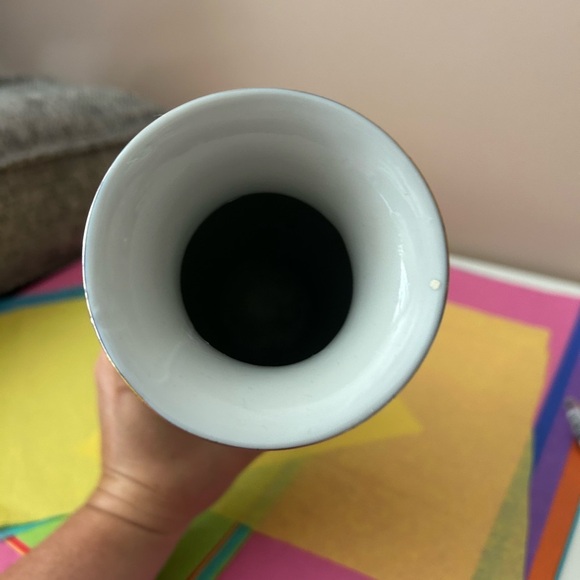 4/$100 Elegant Blue and Gold Vase with Floral Design 💙 - Picture 6 of 9